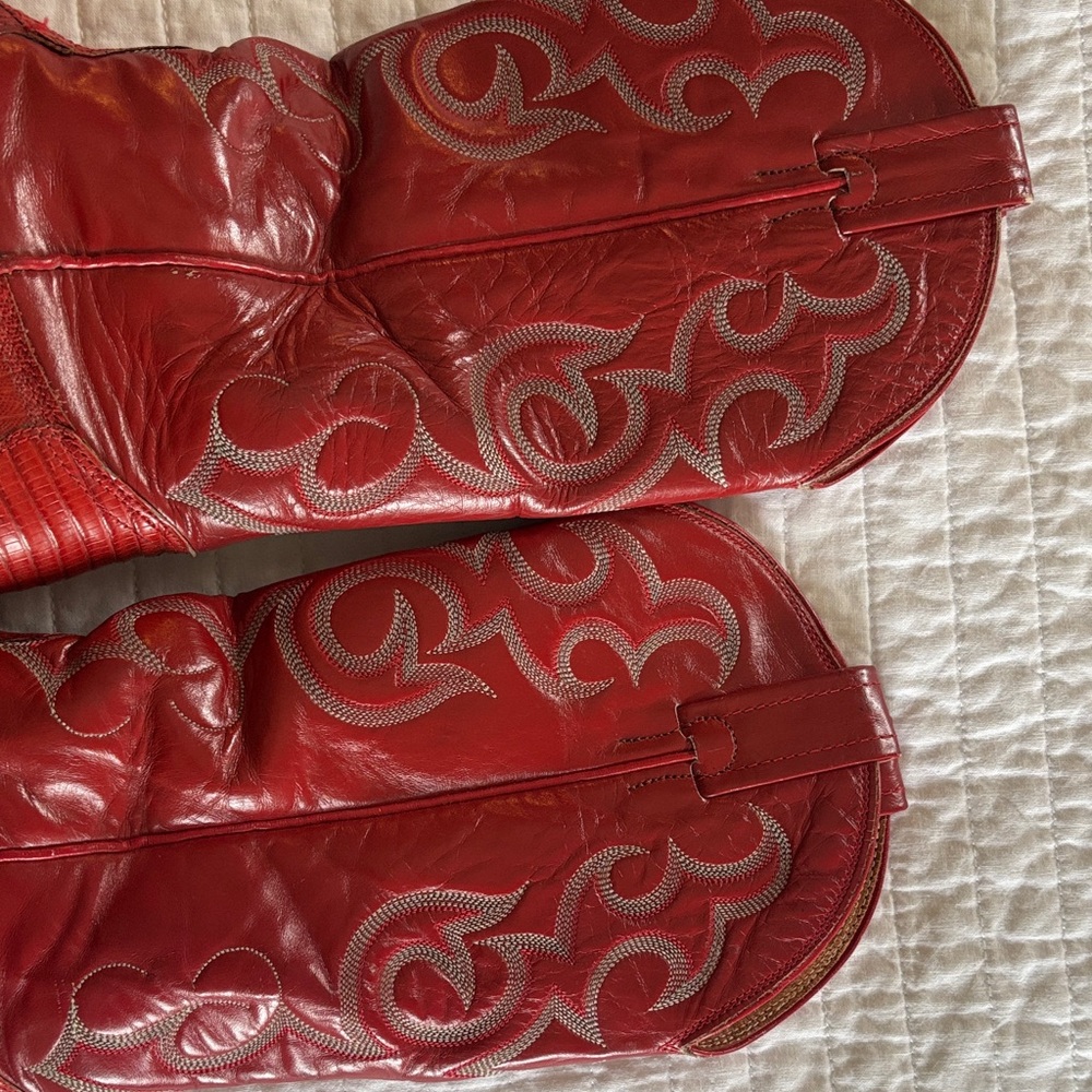 Red Women's Embroidered Western Cowgirl Boots - Picture 13 of 13